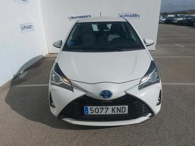 Toyota Yaris 1.5 Hybrid Active berlina con porton 74kW 5P automatica, 2018