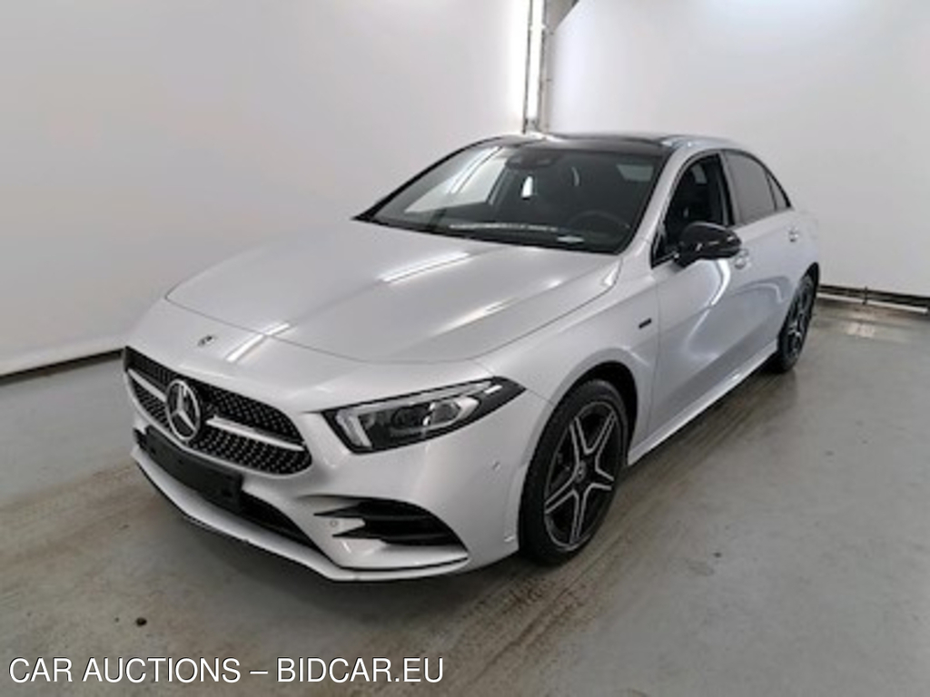 Mercedes-Benz A-Klasse 1.3 A 250 E BUSINESS SOLUTION DCT PLUS AMG