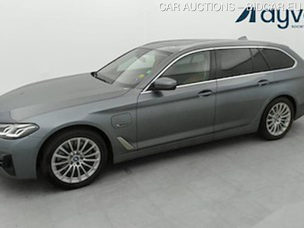 BMW 530e touring xdrive phev 184 CV Business Pack, Safety Pack, Toit ouvrant, Attelage, Harman Kardon