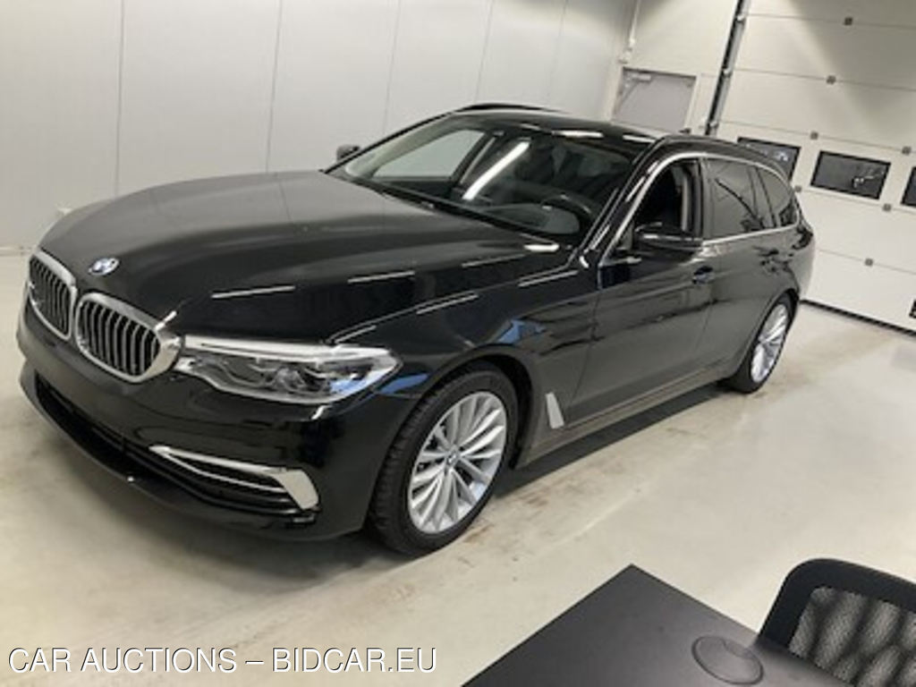 BMW Series 5 3.0 530d Touring F Connected Auto