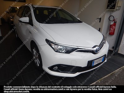 Toyota auris hybrid active touring sports -