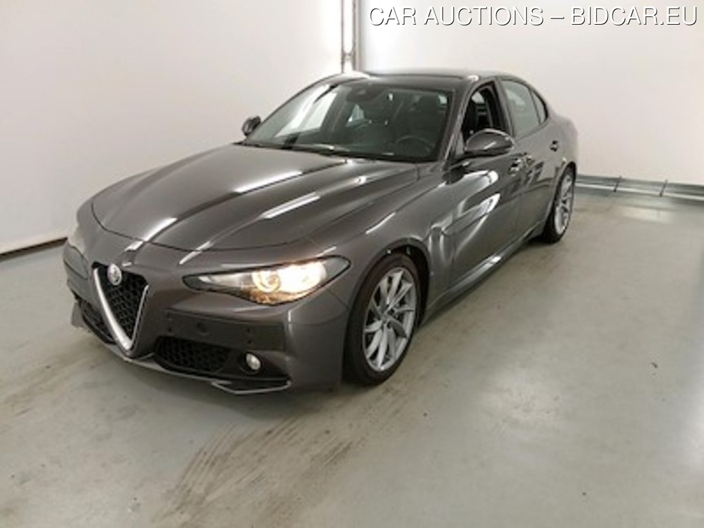 Alfa Romeo Giulia diesel - 2016 2.2 JTDm Super Confort