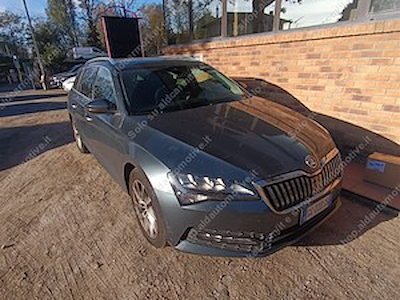 Skoda superb wagon 2.0 tdi evo -