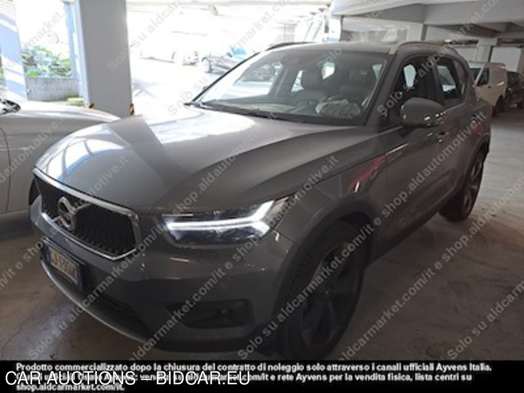 Volvo xc40 T2 automatico momentum pro -