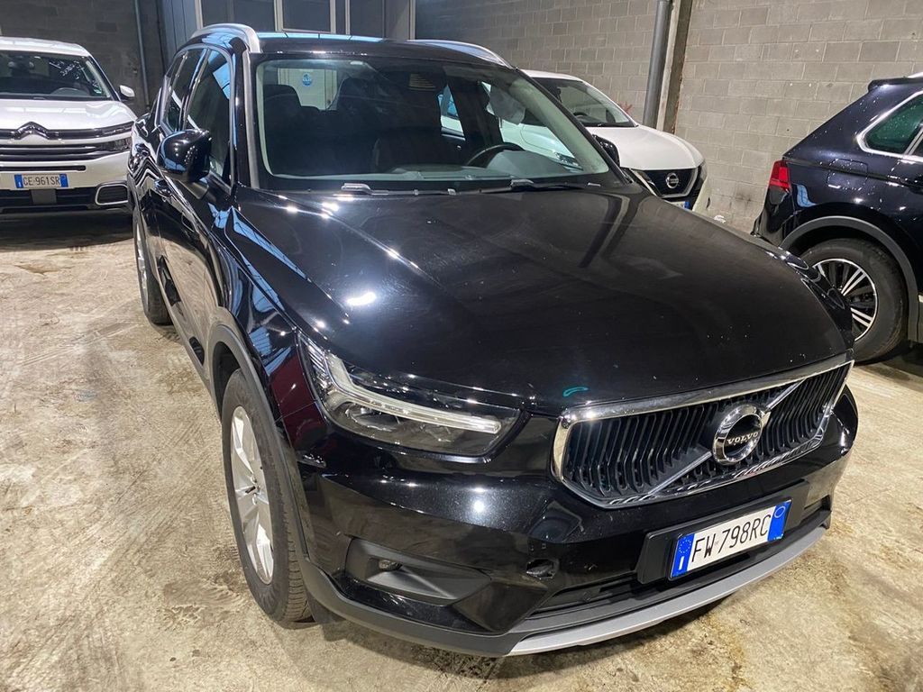 Volvo Xc40 2.0 D3 MOMENTUM AWD GEARTRONIC, 2019