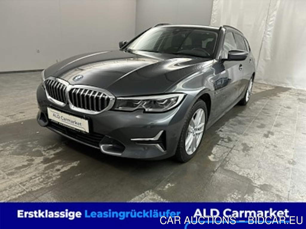 BMW 3er BMW 330e Touring xDrive Aut. Luxury Line Kombi, 5-turig, Automatik, 8-Gang