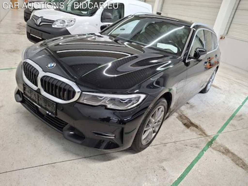 BMW Series 3 330e xDrive Touring 135KW