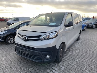 Toyota Proace verso defekt motor 1.5d 120hp Long Combi