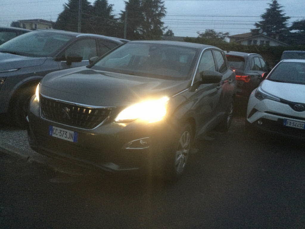 Peugeot 3008 1.5 BLUEHDI BUSINESS S&amp;S 130CV EAT8, 2020