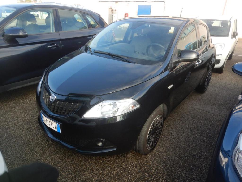 Lancia Ypsilon 1.0 FIREFLY HYBRID ORO S&amp;S 70CV, 2024