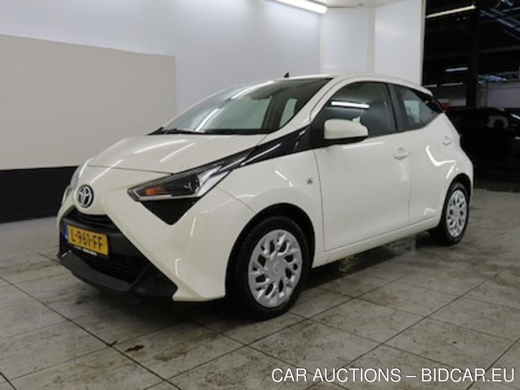 Toyota Aygo 1.0 VVT-i x-play 5d APL