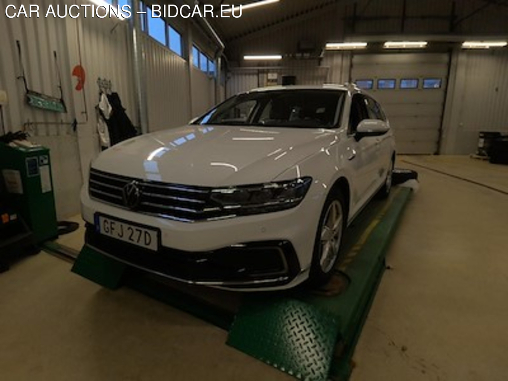 Volkswagen PASSAT GTE Skinn/Alcantara Nav PDC Auto