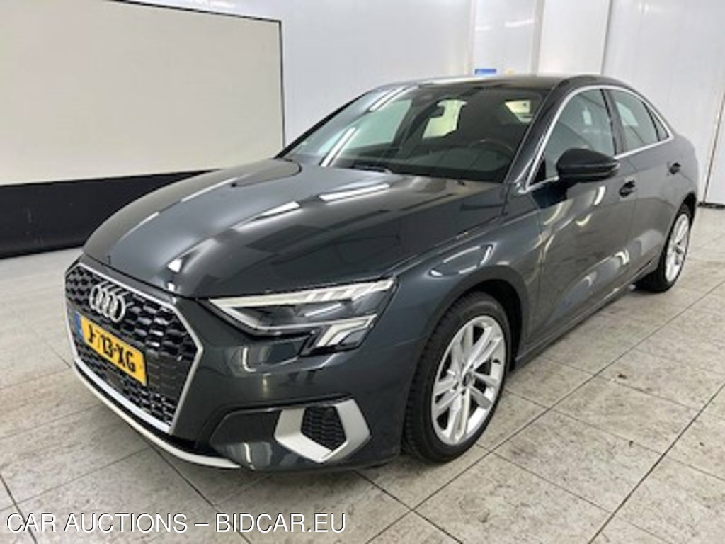 Audi A3 limousine 30 TFSI Business edition