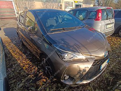 Toyota yaris 1.5 hybrid trend bronze -