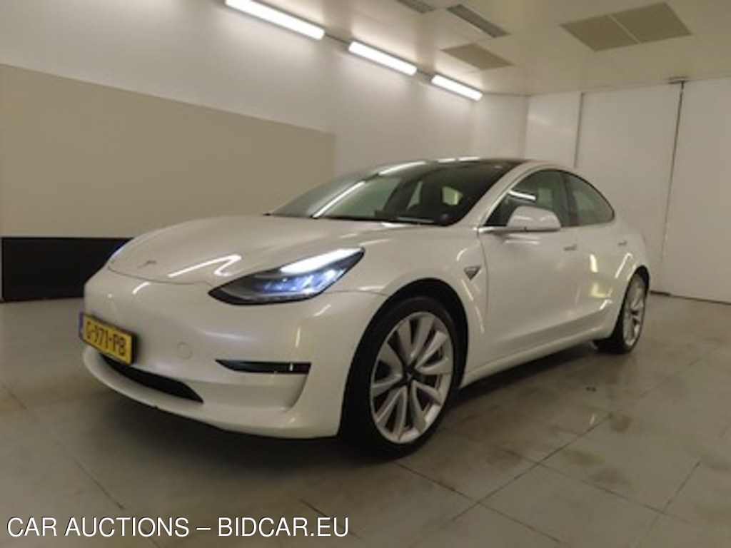 Tesla Model 3 Standard Range Plus RWD 4d