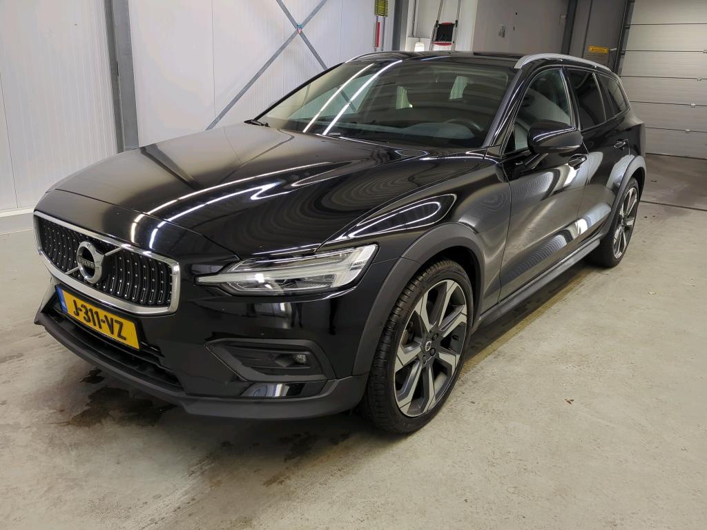 Volvo V60 B5 2.0 184kW Mild Hybrid AWD Pro Cross Country automaat, 2020