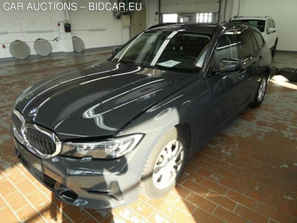 BMW series 3 2.0 318D TOURING SPORT LINE