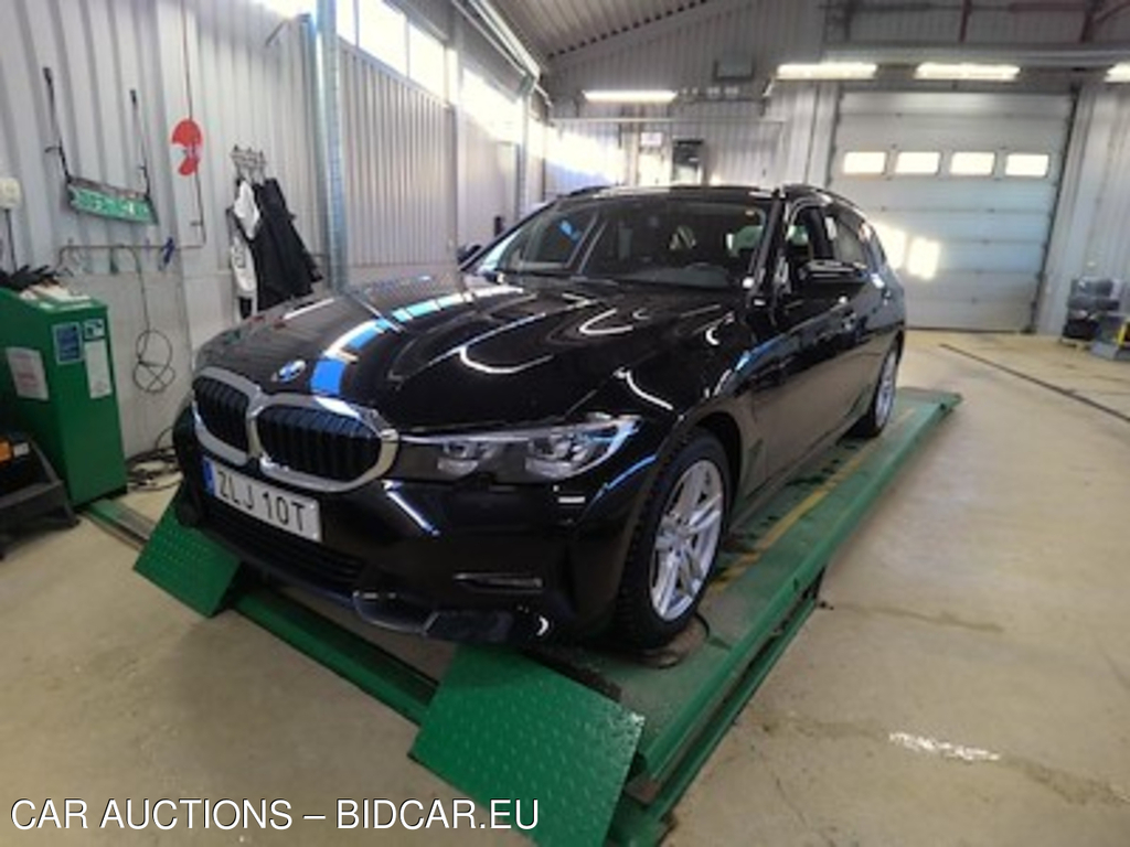 BMW Series 3 330e Touring Sport-Line Skinn/Tyg Nav B-Kamera