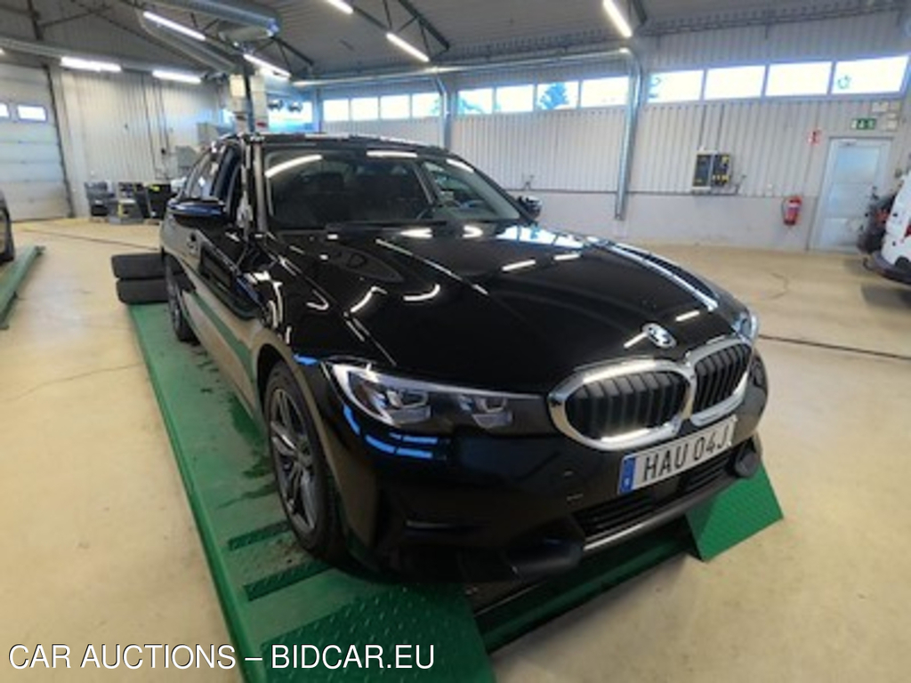 BMW Series 3 330e xDrive Sport Line ACC Navi