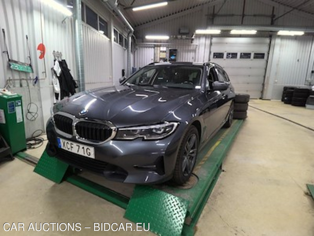 BMW Series 3 330e xDrive Touring Sport Line Drag