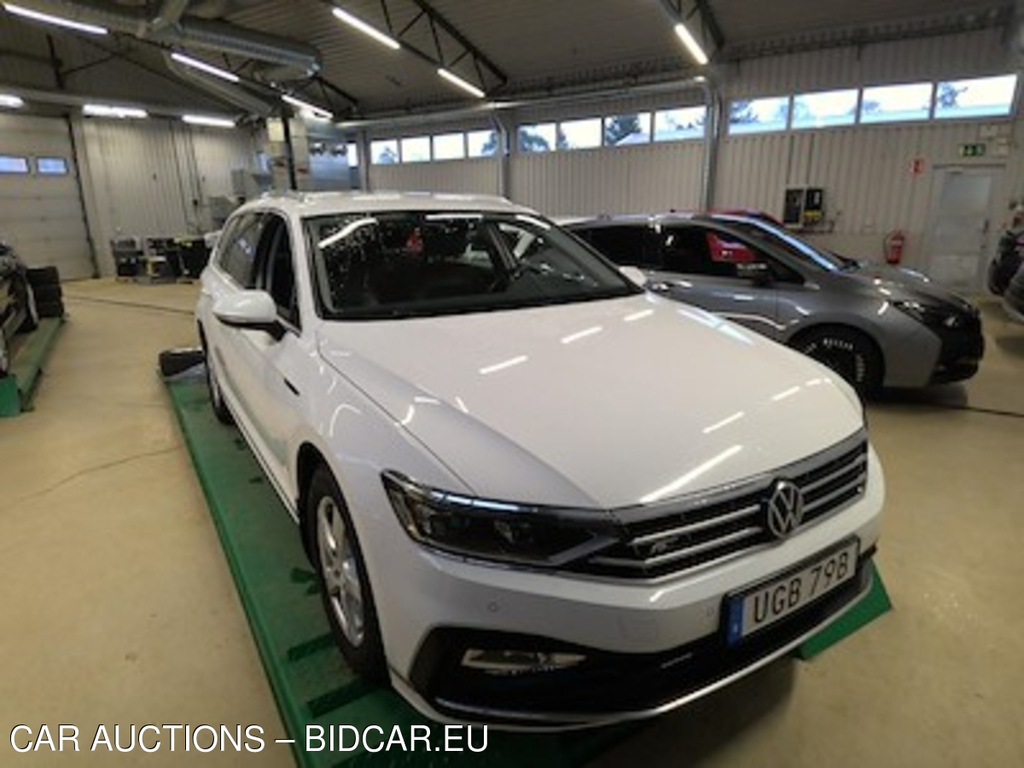 Volkswagen PASSAT 2.0 TDI Executive R-Line Drag P-Varmare Nav Aut