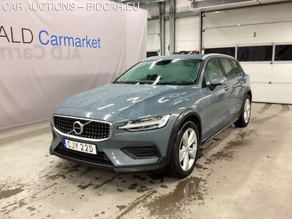 Volvo V60 cross country B4 diesel awd Momentum, Drag, PDC, Adp.F-Hallare, Lane-Assist, Auto