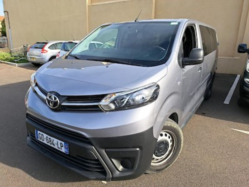 Toyota PROACE PROACE Combi Long 1.5 120 D-4D Dynamic RC21