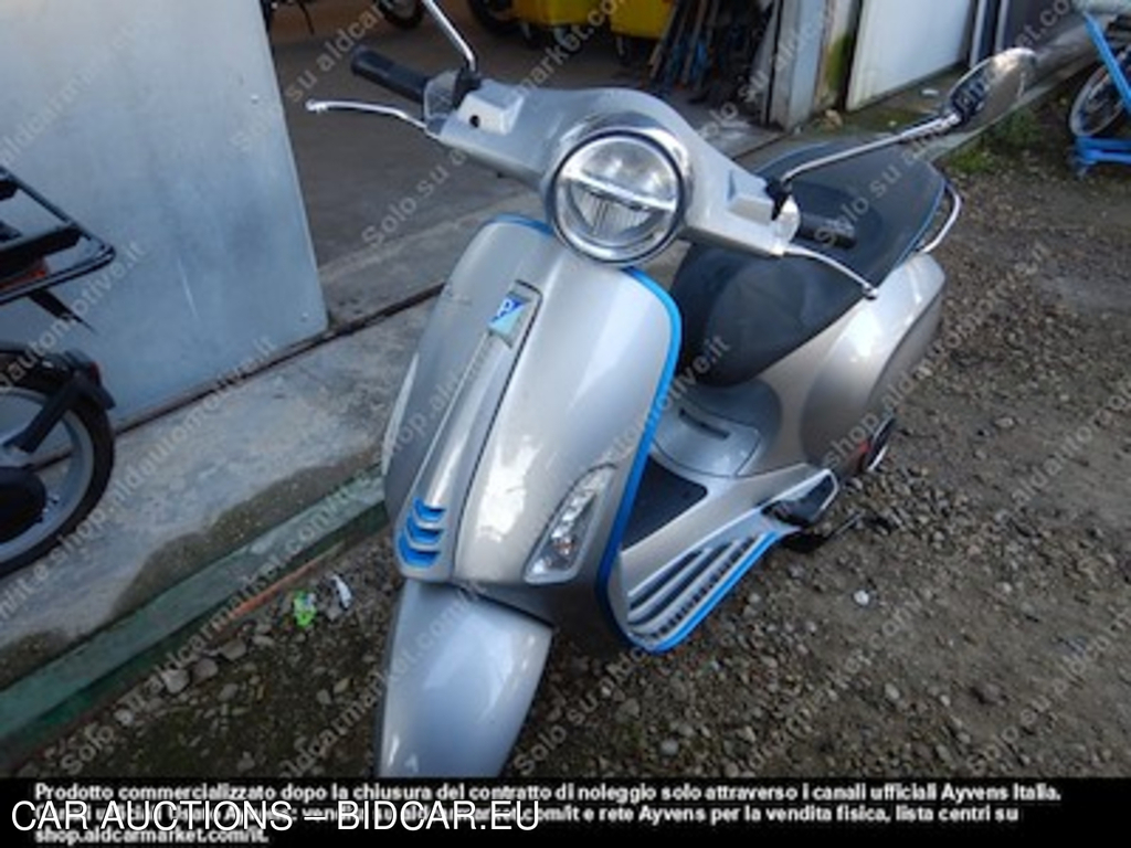 Piaggio vespa elettrica - pure electric -