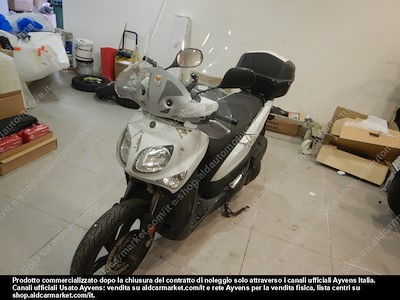 YAMAHA xenter 125 motociclo 2-door -