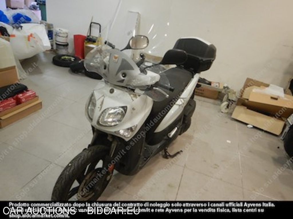 YAMAHA xenter 125 motociclo 2-door -