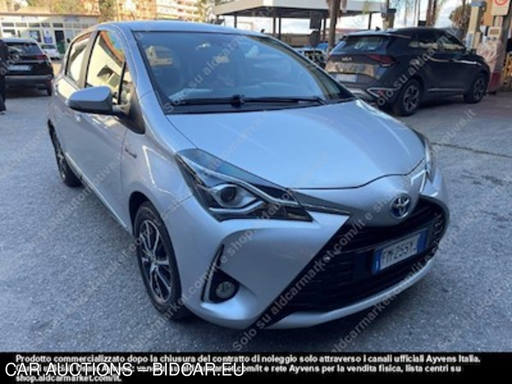 Toyota yaris 1.5 hybrid active hatchback -