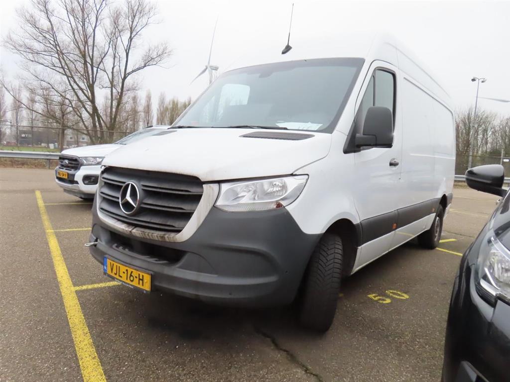 Mercedes-Benz SPRINTER *TURBO. INTERCOOLER AND INTAKE MANIFOLD BROKEN*317 1.9 CDI L2H2, 2021