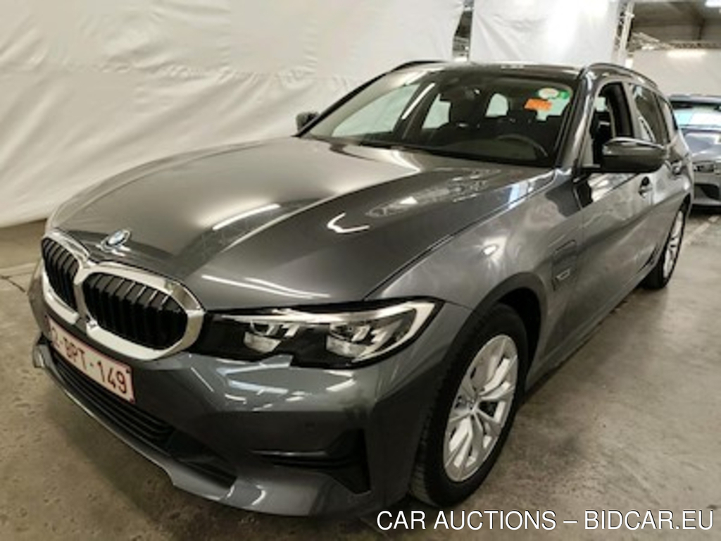 BMW 3 series touring 2.0 330E TOURING Business Plus