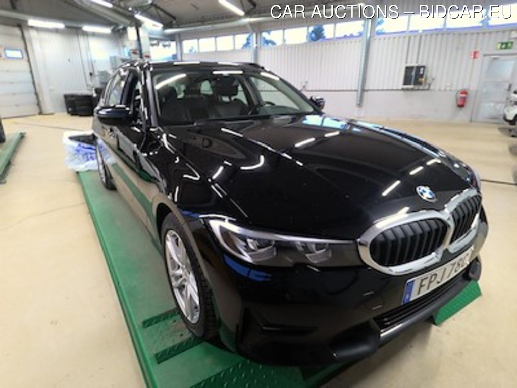 BMW Series 3 320d xDrive Touring Sport Line Drag