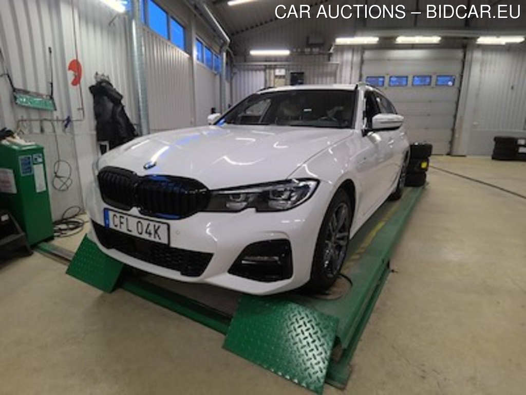 BMW Series 3 330e Touring M-Sport