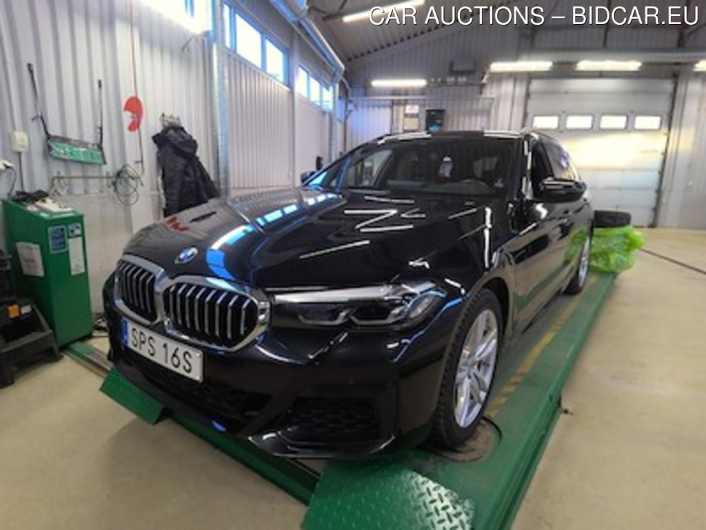 BMW Series 5 530e xDrive Touring M-Sport, Skinn Drag