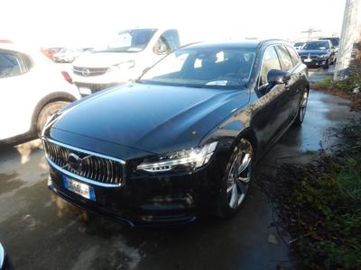 Volvo V90 2.0 B4 MOMENTUM AUTO, 2021