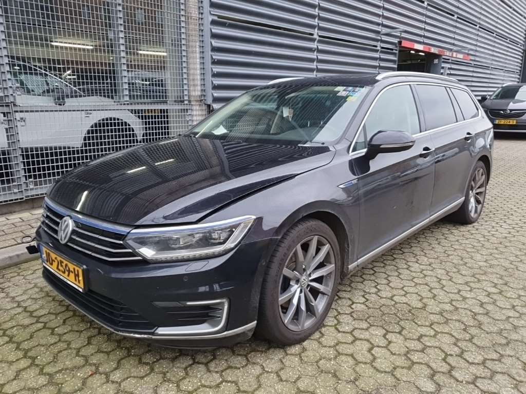 Volkswagen Passat variant 1.4 TSI PHEV --GEARBOX DEFECT-- GTE HIGHL. 5D 160KW, 2015