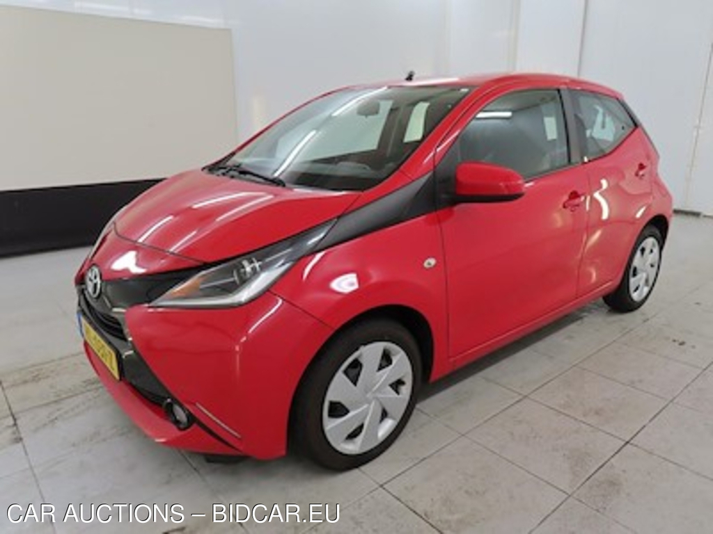 Toyota Aygo 1.0 VVT-i x-play met x-shift transmissie 5d