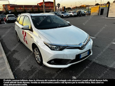 Toyota auris hybrid active touring sports -