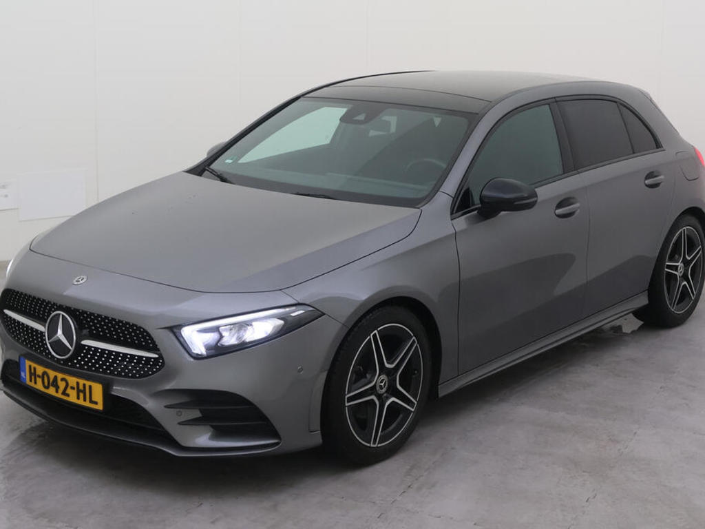 Mercedes-Benz A-KLASSE 180 136PK BNS SOLUTION AMG NIGHT PANO CONNECTIVITEIT, 2020