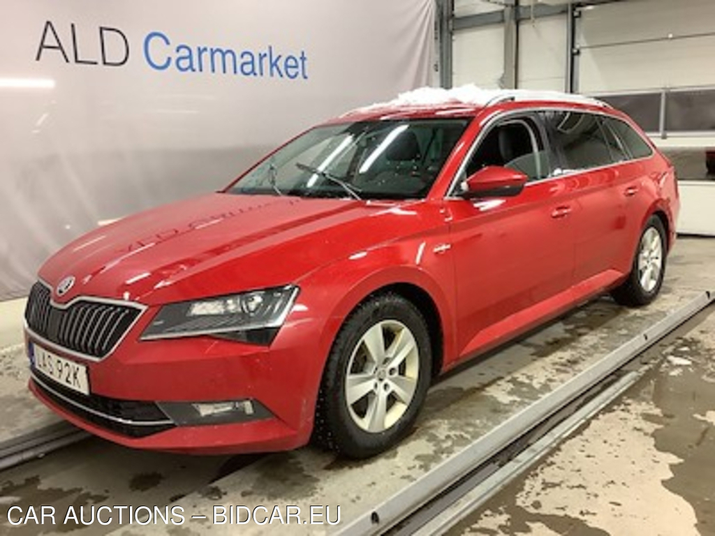 Skoda Superb 2.0 tdi 4x4 L&amp;K, Skinn, P-Varmare, Drag, B-Kamera, Nav, Auto