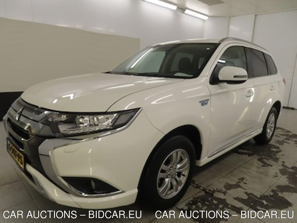 Mitsubishi Outlander PHEV Pure 5d