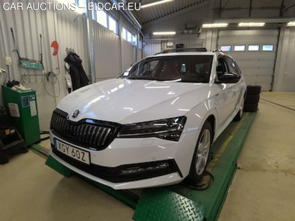 Skoda SUPERB Plug-In SportLine Pano B-Kamera Drag Cockpit