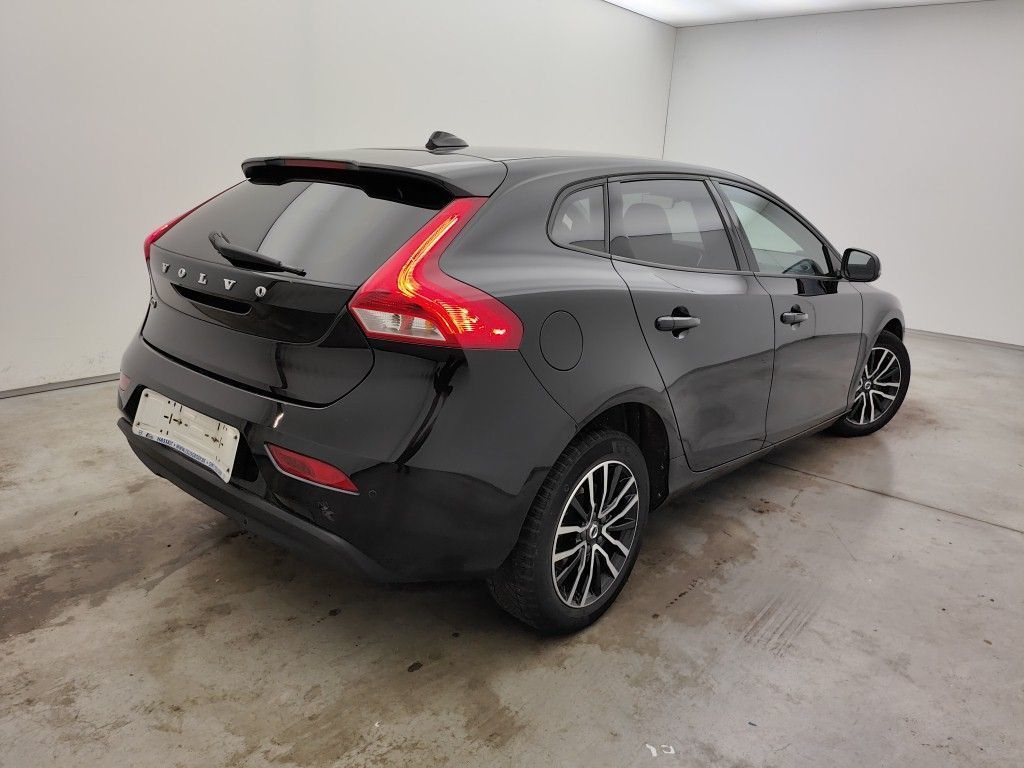 Volvo V40 diesel - 2016 V40 2.0 D2 ECO MOMENTUM, 2018