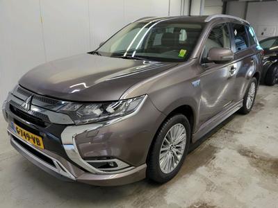 Mitsubishi Outlander PHEV 2.4 165kW 4WD Pure+ CVT, 2019