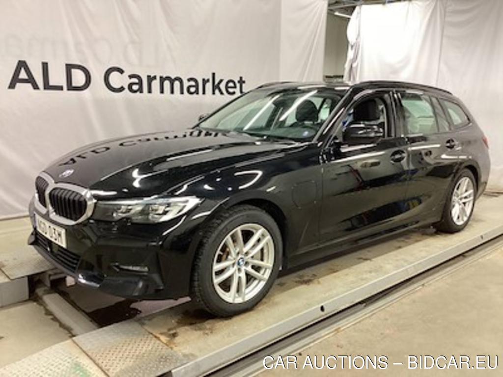 BMW 330e Sport Line, Drag, Nav, B-Kamera, Skinn, Auto