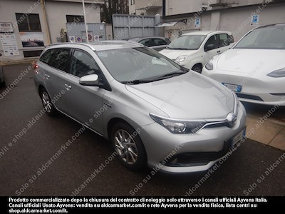 Toyota auris hybrid active touring sports -