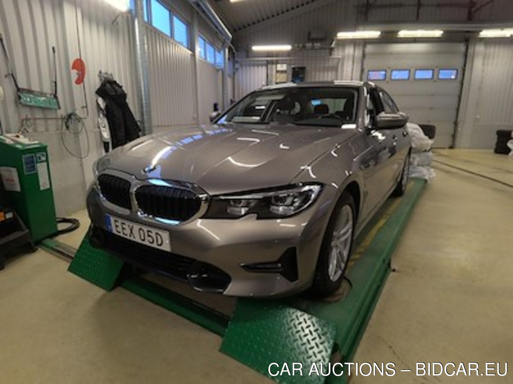 BMW Series 3 330e Sport-Line Nav