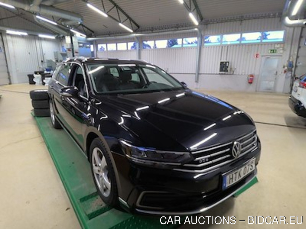 Volkswagen PASSAT GTE Drag Skinn/Alcantara Nav